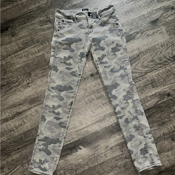 Hudson Jeans Gray Skinny Jeans with Urban Camo Style - Picture 5 of 7